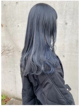 明るめの髪色：ブルー系